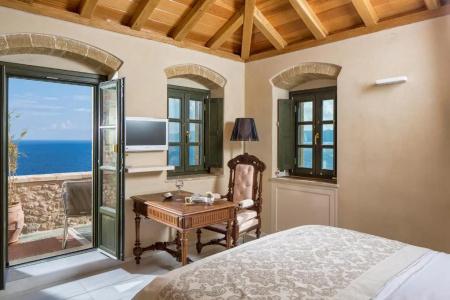 Moni Emvasis Luxury Suites - 73