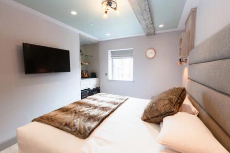 Clarendon Suites - 3