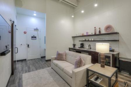Studio 154 Luxury - 150
