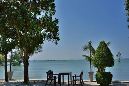 Diamond Beach - 16
