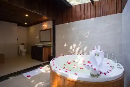 Diamond Bay Resort & Spa - 83
