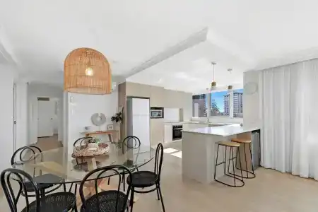 Ultiqa Beach Haven On Broadbeach - 389