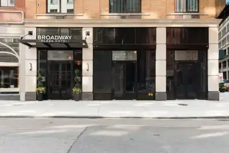 Broadway Plaza - 0