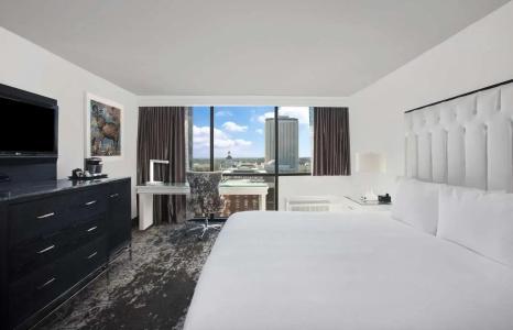 DoubleTree by Hilton - 30