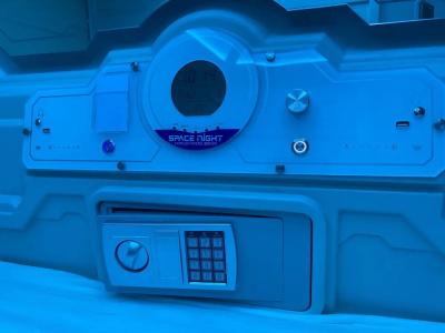 Space Night Capsule Hostel - 15