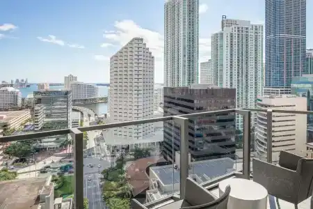 East Miami - 17