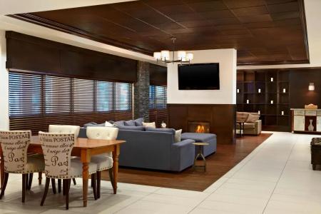 Four Points by Sheraton & Suites West - 14