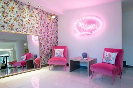 Alley Boutique and Spa - 13