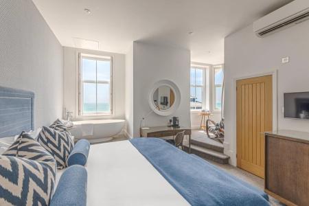 Brighton Harbour & Spa - 3