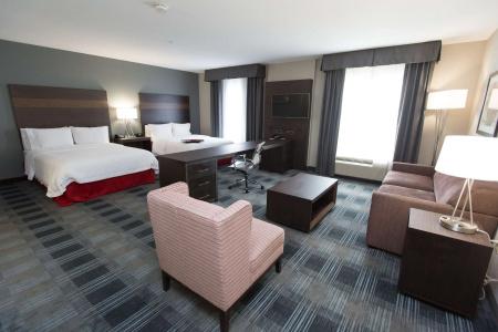 Hampton Inn & Suites Airport - 4