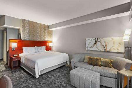 Courtyard by Marriott Woodland Hills - 12