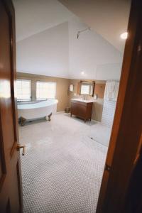 The Historic Peninsula Inn - 32