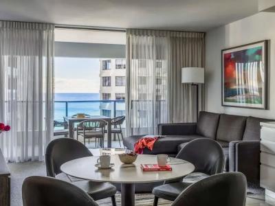 Peppers Broadbeach - 111