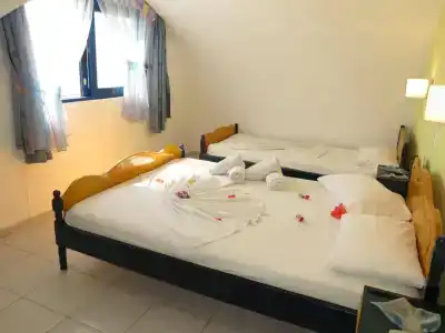 Honeymoon Beach Studios - 3