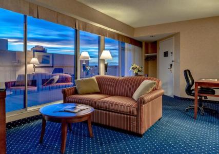 Best Western Plus Suites Downtown - 7