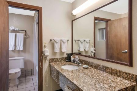 Best Western Winners Circle - 10