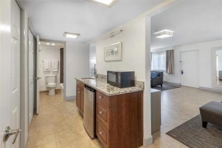 Best Western Palm Beach Lakes - 35