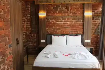 Han Suite - 100