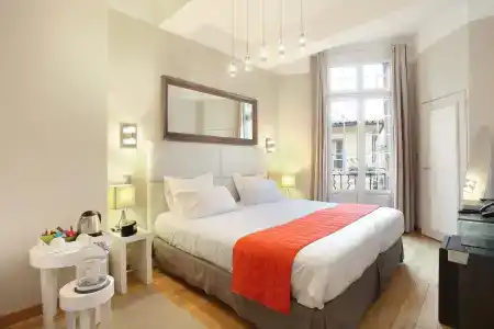Hôtel de France - 18