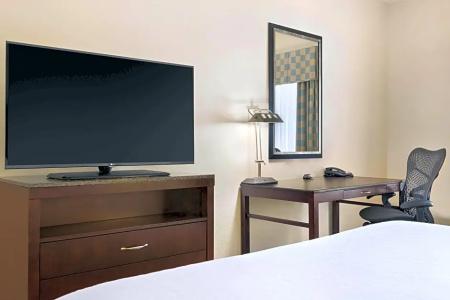 Hilton Garden Inn/Hanes Mall - 81