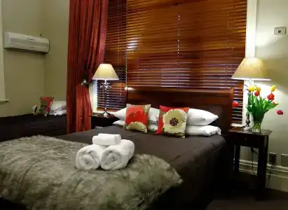 Merivale Manor - 5