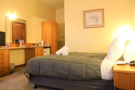 St Georges Motor Inn - 34