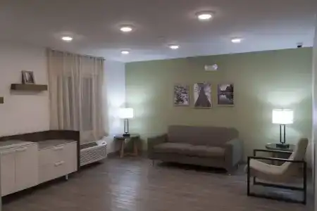 WoodSpring Suites - 15