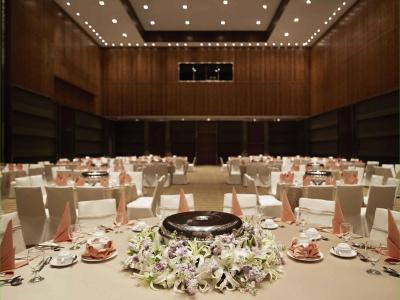 DoubleTree by Hilton Lakeside - 25