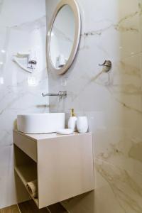 Konmari Boutique Suites - 75