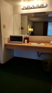 Traveler's Uptown - 7