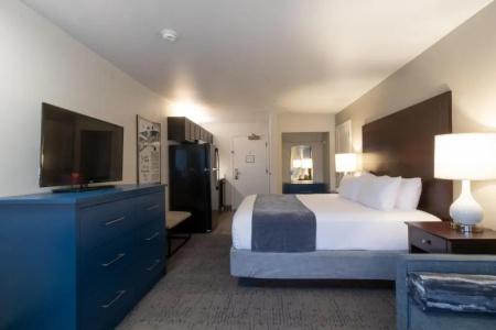 Oxford Suites Portland - Jantzen Beach - 45