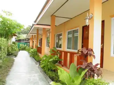 Ruen Narisra - 50