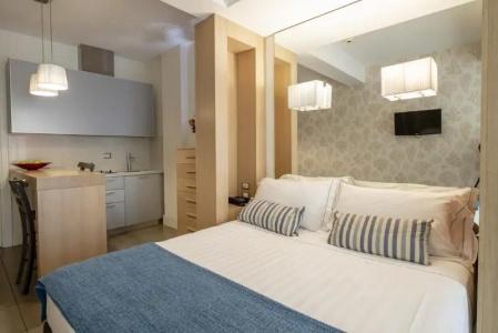 Le Rose Suite - 33