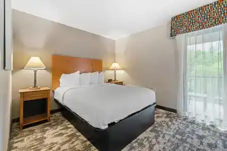 Best Western Ambassador Inn & Suites - 71