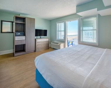 Commander & Suites - 142