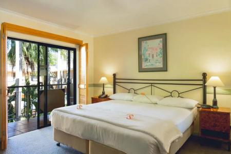 Palm Royale - 31