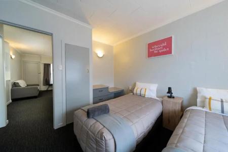 Kensington - 18