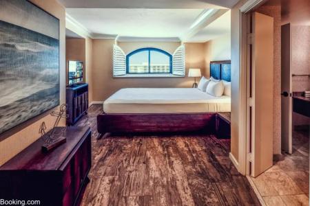 The Waterfront Beach Resort, A Hilton - 158