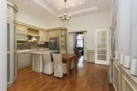 Central Park Residence - 103