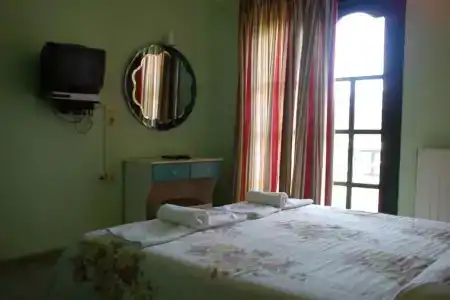Dioskouroi Apts - 4
