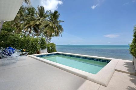 La Perle Luxury Boutique - 10