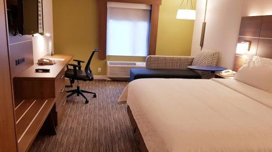 Holiday Inn Express and Suites, an IHG - 88