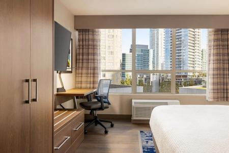 Holiday Inn Express Vancouver-Metrotown (Burnaby) - 63