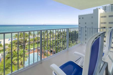 Radisson Miami Beach - 7