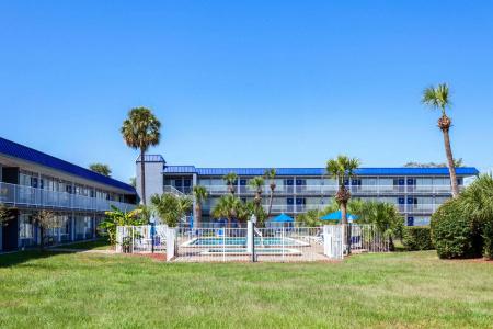 Days Inn by Wyndham Orlando Downtown - 11