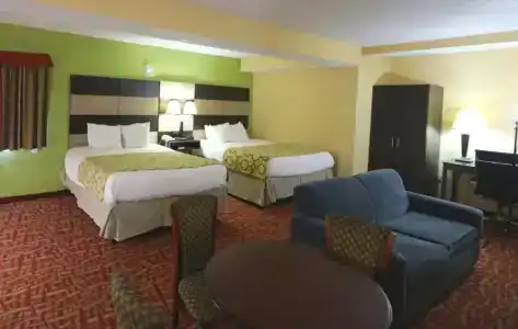 Baymont by Wyndham Pigeon Forge - 36