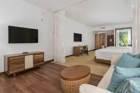 Hyatt Centric Waikiki Beach - 62