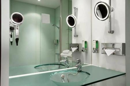 Ramada Encore by Wyndham Geneva - 25