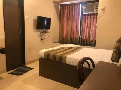 Lucky Bandra - 30
