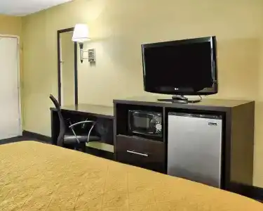 Quality Inn-Central Park Area - 31